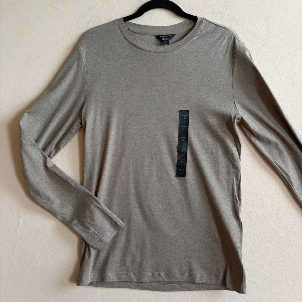 Banana Republic NWT Luxe‎ Touch Performance Long Sleeve Tee Taupe Small Cotton